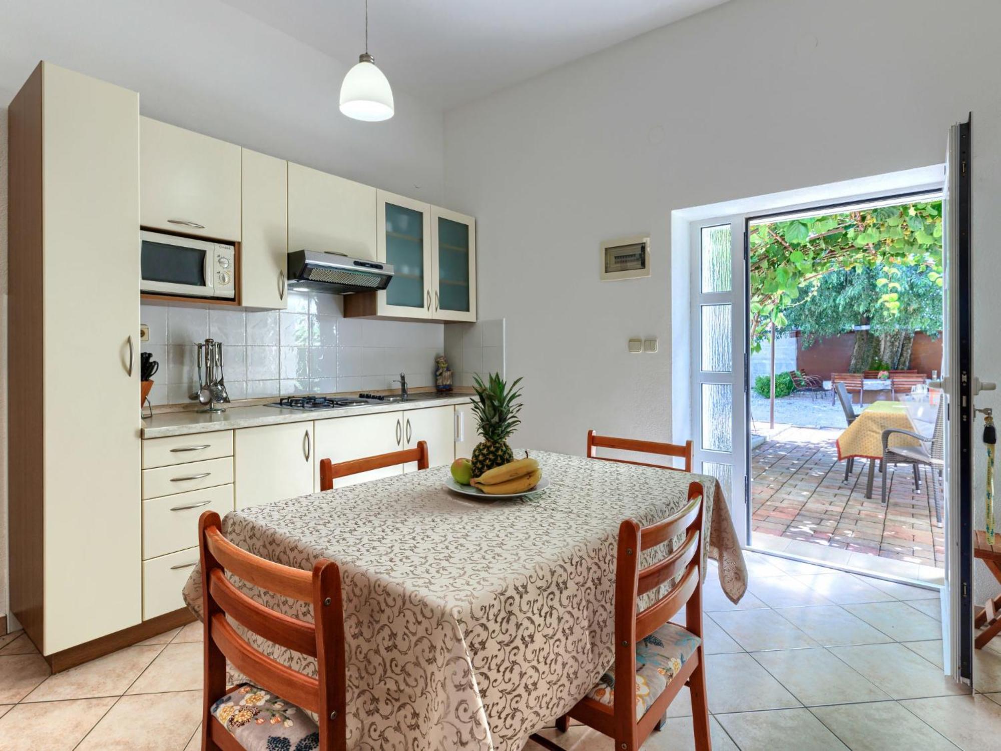Nino-4 By Interhome Apartman