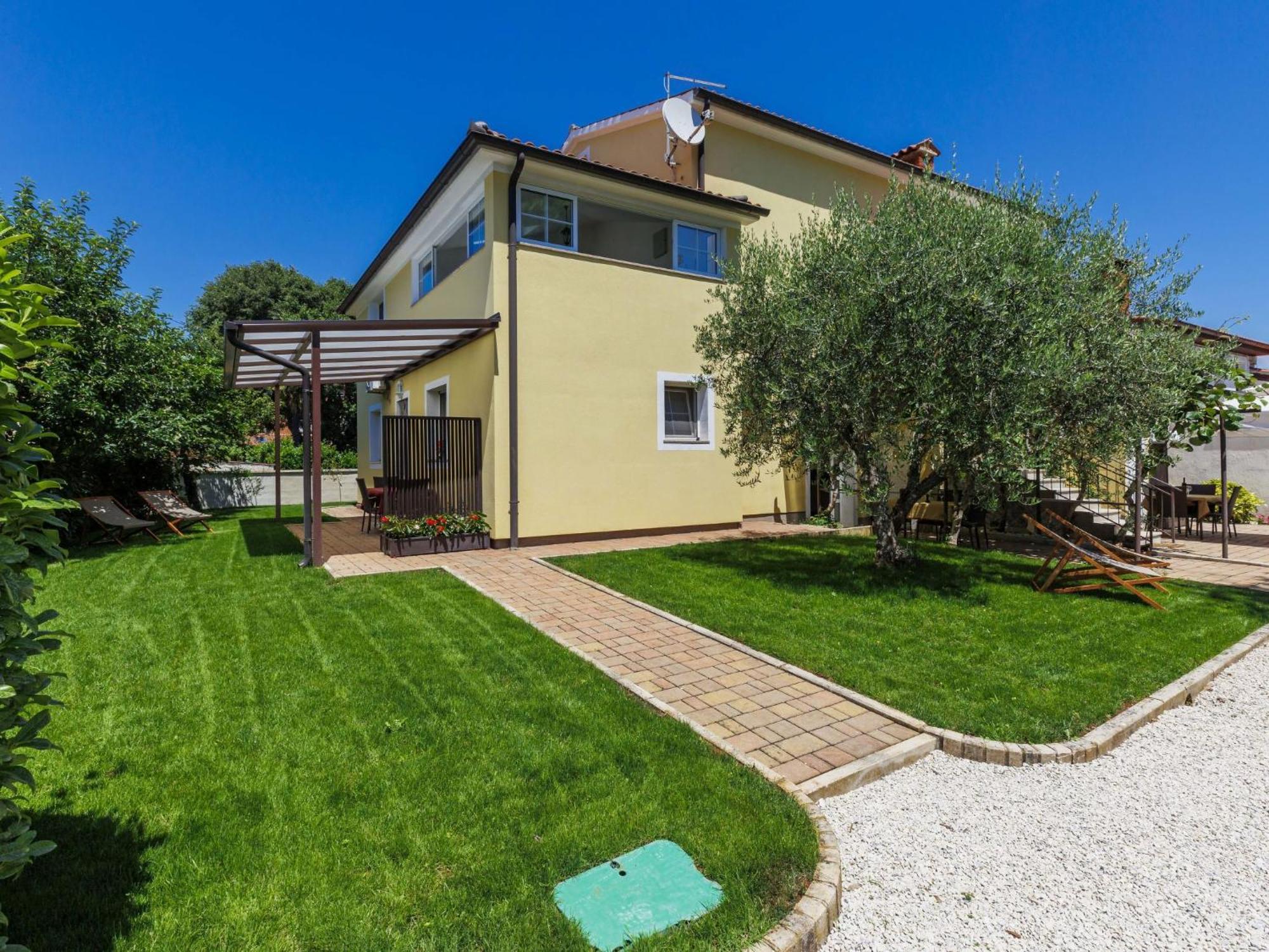 Nino-4 By Interhome Porec